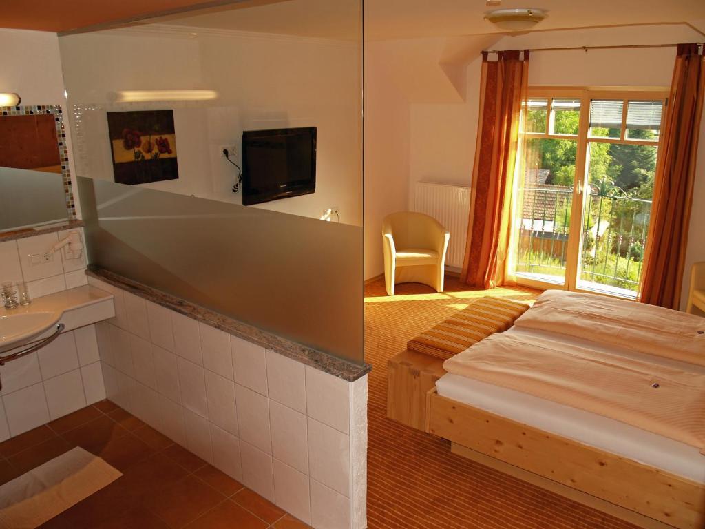 Landhotel Mariensaeule Wernstein am Inn 객실 사진
